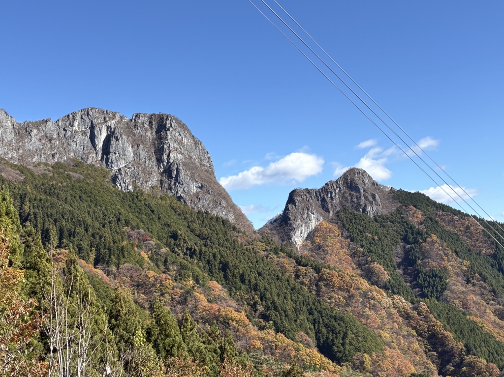 埼玉県内屈指の険しい山「二子山」