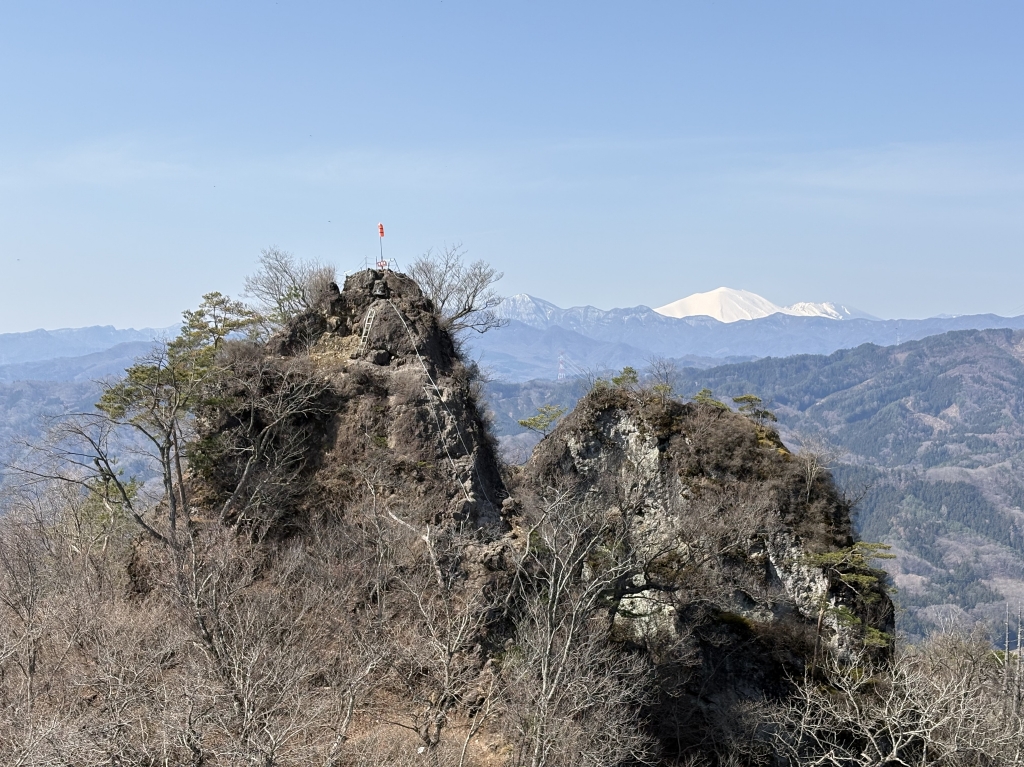 難攻不落の巨大な山城「岩櫃山」