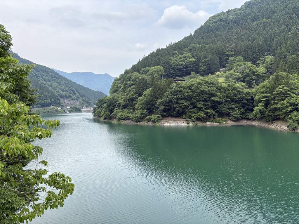 奥秩父の秘峰「和名倉山」